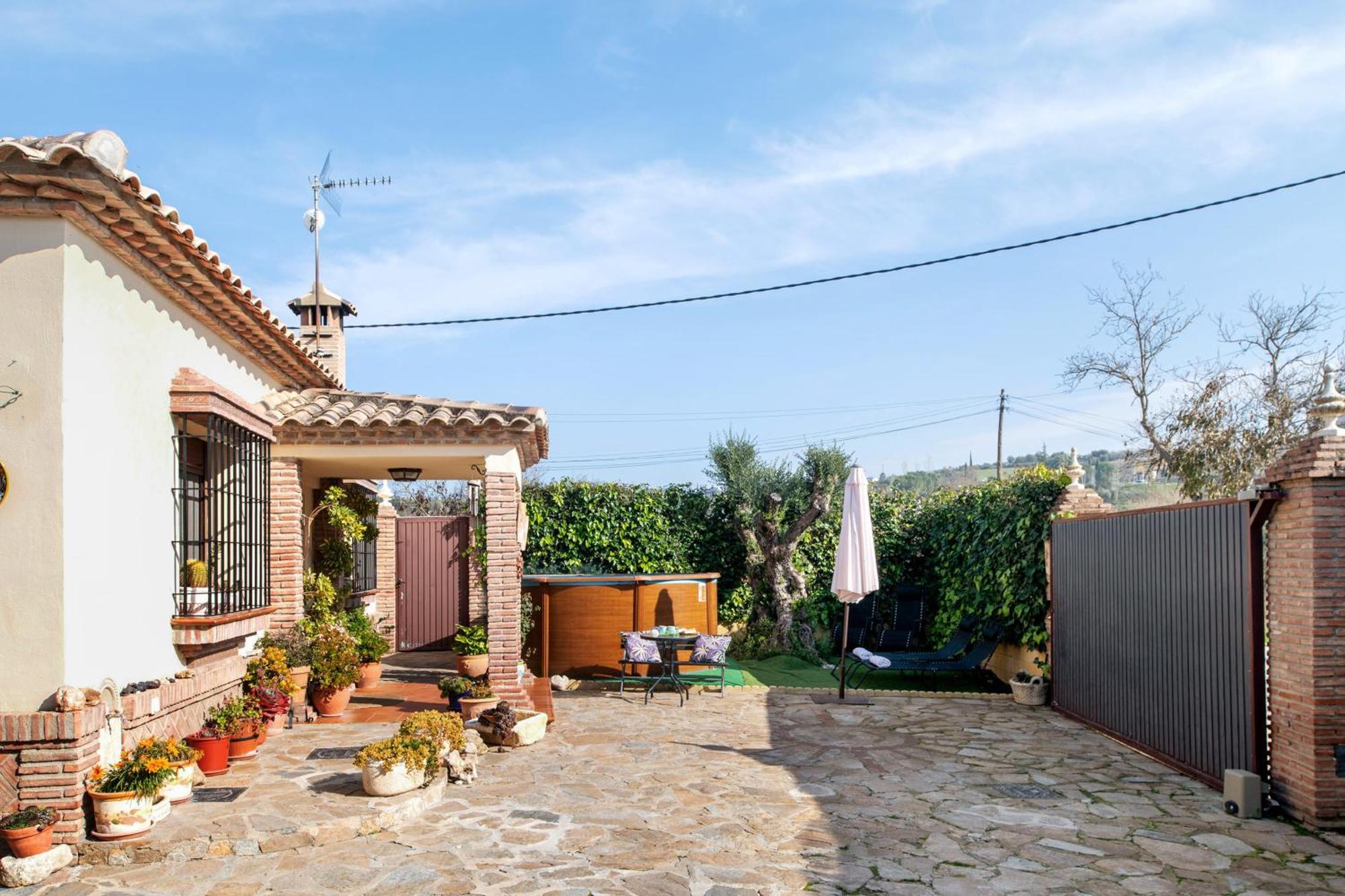 Casa Ayala *